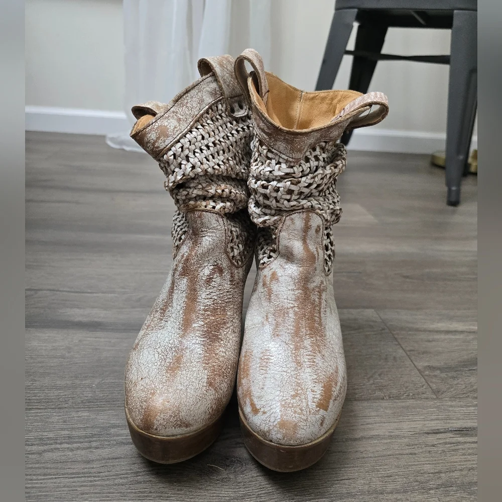 Bed Stu Tan and Cream Ankle Boots - Picture 6 of 11